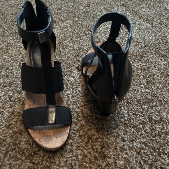 BCBG pumps - Picture 2 of 5